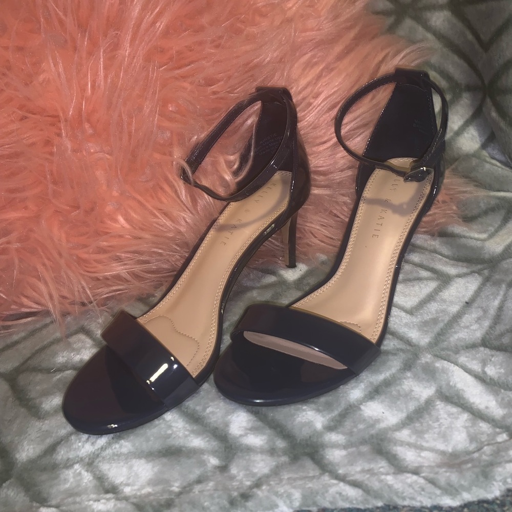 Kelly and Katie Navy Blue Heel Size 7.5 Kristie